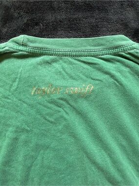 Taylor Swift: Willow Longsleeve